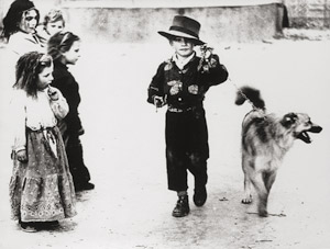 Lot 4172, Auction  110, Giacomelli, Mario, Image from the series "Zingari" (Gypsies)