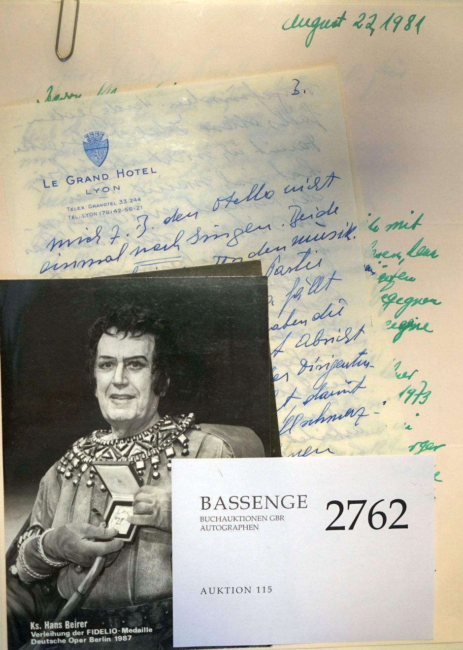 Lot 2762, Auction  115, Opern-Sängerinnen und -Sänger, 17  Autographen