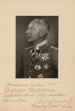 Lot 2490, Auction  121, Hochadel sowie Musik, Theater und Film, 1 signiertes Porträt und 15 Albumblätter