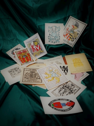 Lot 3538, Auction  121, Heraldika-Exlibris, Konvolut von ca. 87 teils montierten, teils farbigen Exlibris