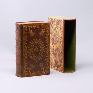 Lot 1535, Auction  125, Französischer Prachteinband, Rotes Maroquin mit grünen Leder-Intrasien. Frankreich 1775. - Aus der Sammlung Hans Furstenberg