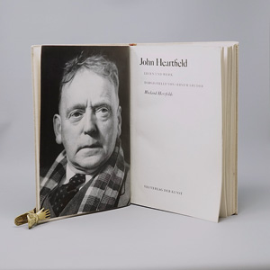 Lot 3233, Auction  125, Malik-Verlag und J. Heartfield, Handbibliothek eines Sammlers. 40 Bde.