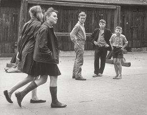 Lot 4118, Auction  125, Dziworski, Bogdan, Street scenes of children in Lodz