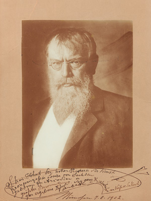 Los 2612 - Lenbach, Franz von - Porträt-Photo mit Widmung an Kronprinzessin Luise von Sachsen. 1902 - 0 - thumb